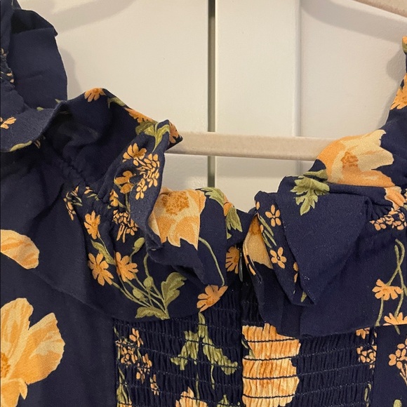 Cleaning out!!Reformation Izabel dress. Great condition. Size 8 - Picture 6 of 8